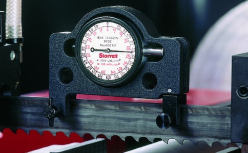 渝中锯切钛合金用双金属带锯条还是硬质合金带锯条？