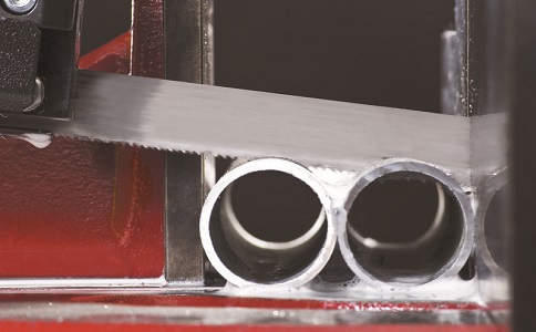 渝中锯切金属材料时出现卡带锯条原因以及处理方法？