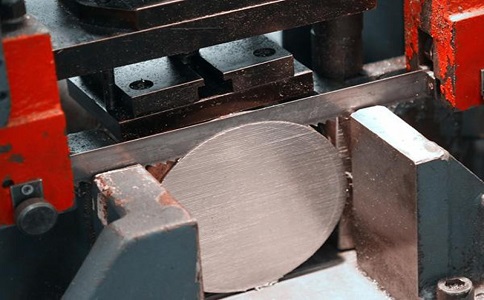 渝中影响双金属带锯条使用寿命的主要因素有哪些？