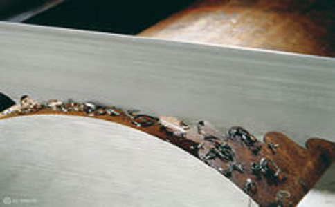 渝中金属带锯条出现振动噪音的原因?